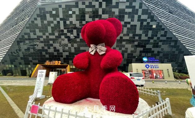 世界***大仿真玫瑰熊落户常州西太湖(图1)